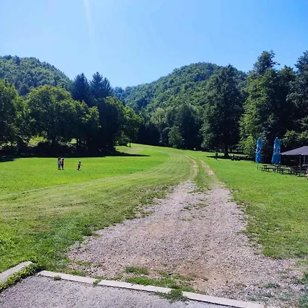 Mostanica, Kozarska Dubica Vakantiehuis *